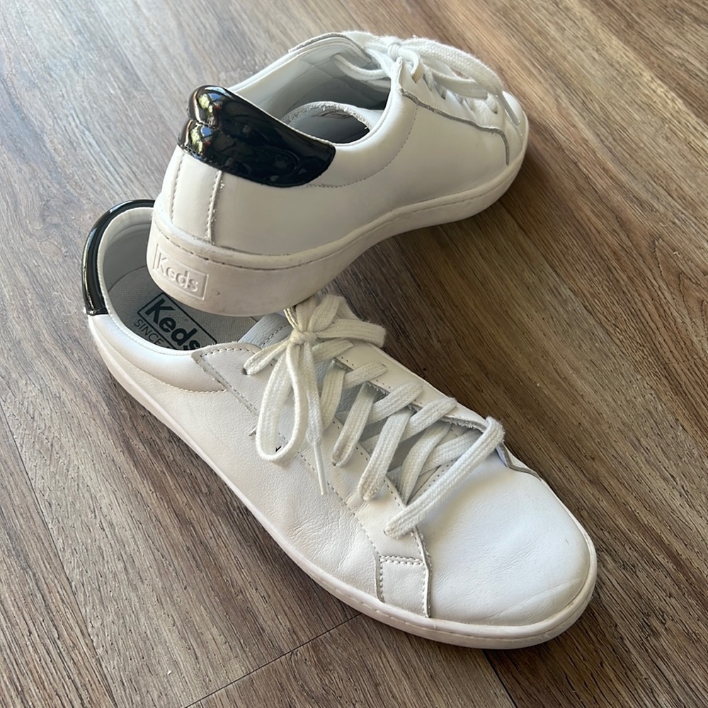 White Keds sneakers size 9.5 barely worn